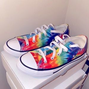 Girls Tie Dye Converse Kids Size 2 🌈